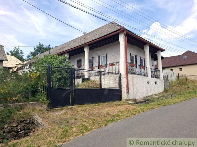 Reality Malebný vidiecky dom či chalupa v srdci Ábelovej – bývanie v objatí prírody
