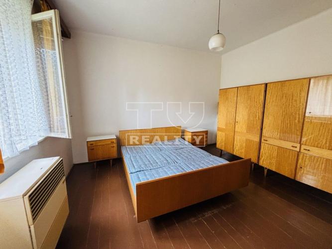 Reality RODINNÝ DOM S POZEMKOM 637 M2, TRENČIANSKE STANKOVCE