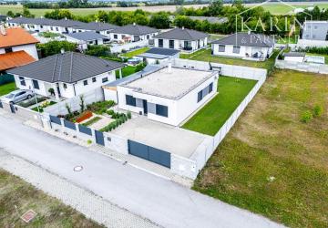 Reality 4-izbový SMART bungalov s bazénom | altánok | klimatizácia | krb