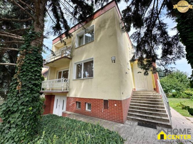 Reality NA PREDAJ POSCHODOVÝ RODINNÝ DOM S GARÁŽOU NA UL. B. NĚMCOVEJ, KOMÁRNO