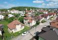 Reality NA PREDAJ: 2-izbový rodinný dom s veľkým pozemkom 805 m2 v podhorskej obci Uhrovec