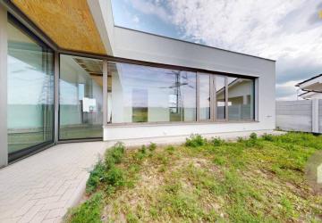Reality KOSTOLIŠTE - Skolaudovaná novostavba V ŠTANDARDE s hliníkovými oknami