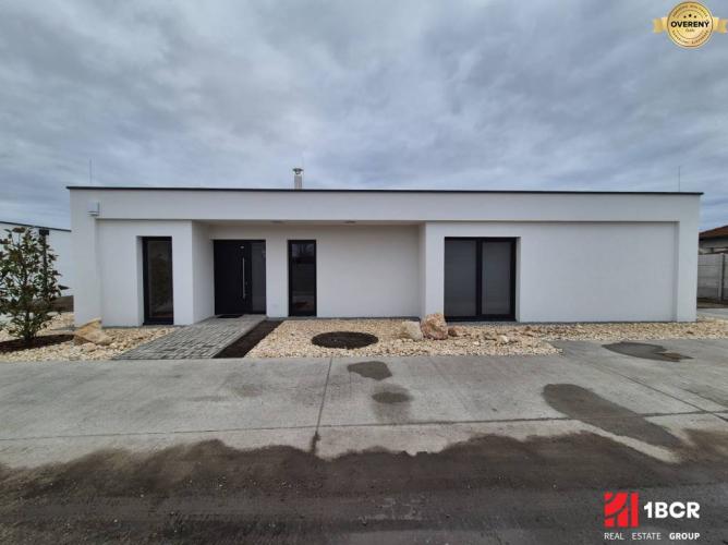 Reality 4 – IZB. BUNGALOV, 3 PARK.STÁTIA, TERASA, POZEMOK 571 m²,VEĽKÉ BLAHOVO