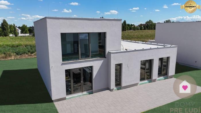 Reality Kráľova pri SENCI-Novostavba 2-podlažného RD s hlinikovými oknami