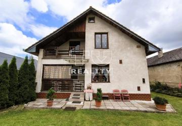 Reality Priestranný 6-izbový rodinný dom s veľkou záhradou, Modra – Kráľová, 221 m²