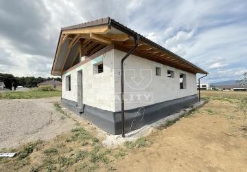 Reality NOVOSTAVBA KRÁSNEHO BUNGALOVU V TRENČIANSKOM JASTRABÍ