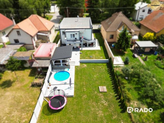 Reality RADO | Na predaj dvojpodlažný rodinný dom v obci Bošany