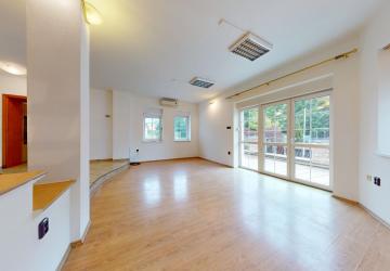 Reality 3podl. RD 325m, pozemok 576m, ul. Pri Habánskom Mlyne, garáž 56m, terasa, BA I