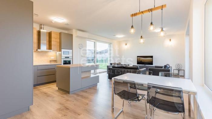 Reality Nadštandardný 4i RD 109m2, s 2x terasou, záhradou a 2x parkovaním