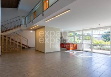 Reality Moderný 6i dom s galériou, 259 m2, nezariadený, krb, 2 terasy, garáž