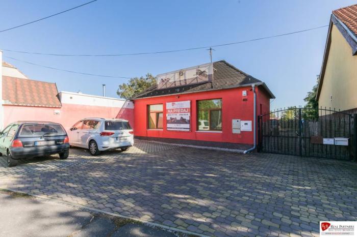 Reality REB.sk ponuka na predaj RD dom na 15 ár pozemku v Pezinku