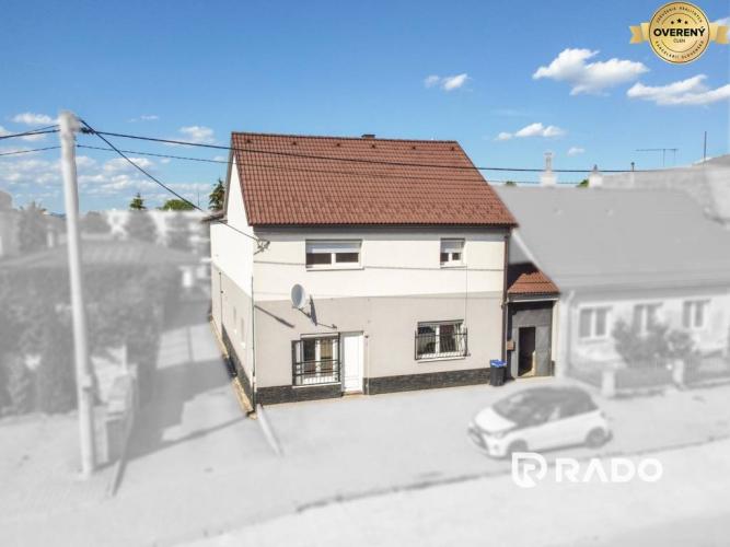Reality RADO | Veľký rodinný dom s 3 bytmi, Trenčianska Teplá