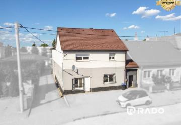Reality RADO | Veľký rodinný dom s 3 bytmi, Trenčianska Teplá
