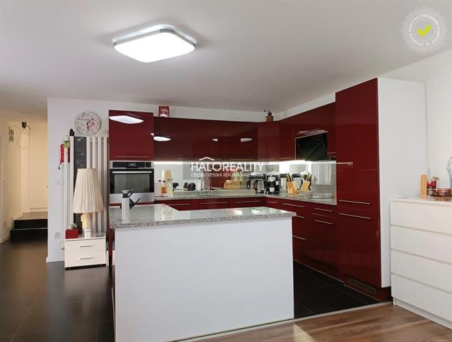 Reality Predaj, rodinný dom Trebišov, NOVÁ SKVELÁ CENA ul. J. Husa  - ZNÍŽENÁ CENA - EXKLUZÍVNE HALO