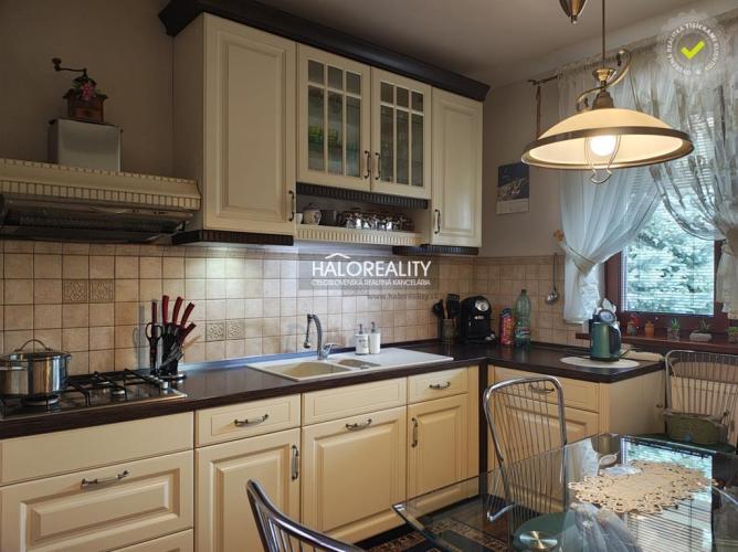 Reality Predaj, rodinný dom Trhová Hradská, + 160 m na podnikanie