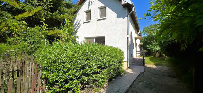 Reality PNORF - 5-izbový dom s veľkou záhradou a potenciálom, Vinohrady nad Váhom