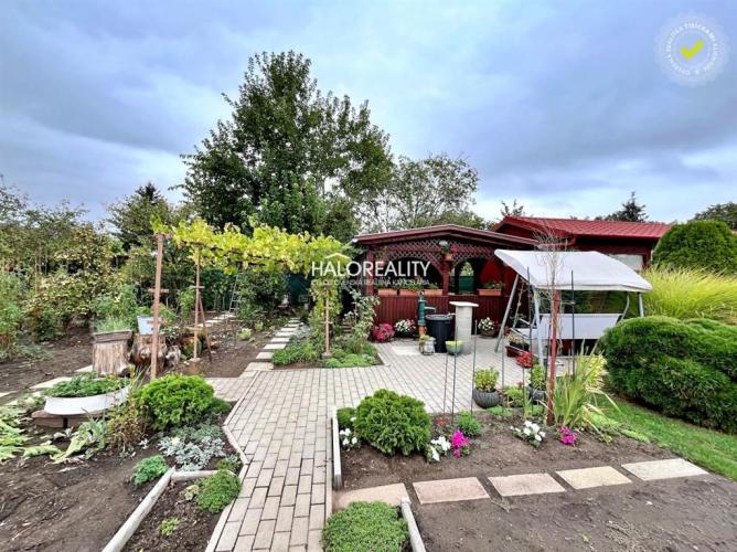 Reality Predaj, záhradná chata Levice, s altánkom, udržiavaným upraveným pozemkom - EXKLUZÍVNE HALO R