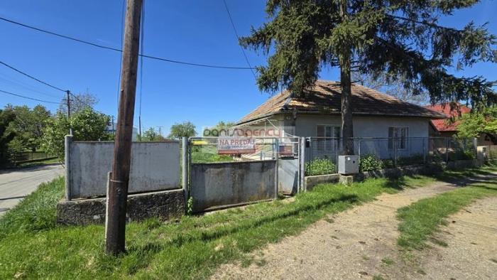 Reality ZNÍŽENÁ CENA - na predaj rodinný dom v obci Hontianska Vrbica postavený na pozemku o výmere 51
