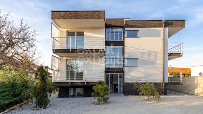 Reality Jedinečný 8i RD 287m2, nezariadený, parking, A/C, aj na podnikanie