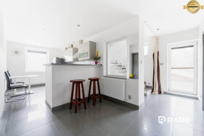 Reality RADO | 7i trojpodlažný rodinný dom v obci Bohunice