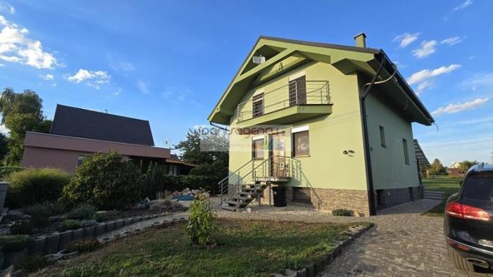 Reality Ponúkame exkluzívne na predaj rodinný dom v Leviciach - Kalinčiakovo - Ul. Svätý Ján - postav