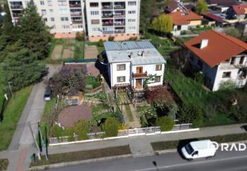 Reality RADO | Bytový dom 400m2 + pozemok | Bratislavská - Senec