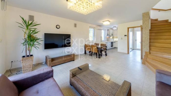 Reality Priestranný 5i RD 120m2, s A/C, terasou a 2x parkovaním