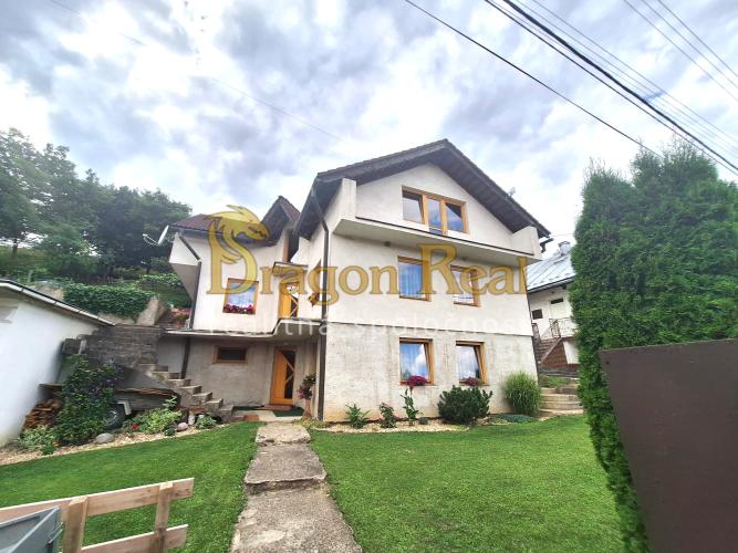 Reality PREDAJ - Priestranný 3-podlažný rodinný dom - DUBOVICA okr. Sabinov