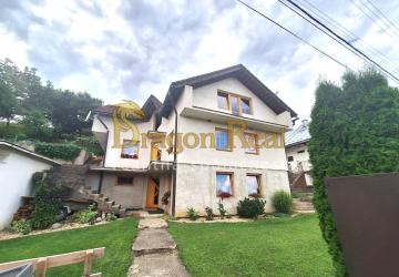 Reality PREDAJ - Priestranný 3-podlažný rodinný dom - DUBOVICA okr. Sabinov