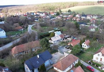 Reality REALISS - Chalupa v obci Nemečky – víkendové miesto neďaleko vodnej nádrže