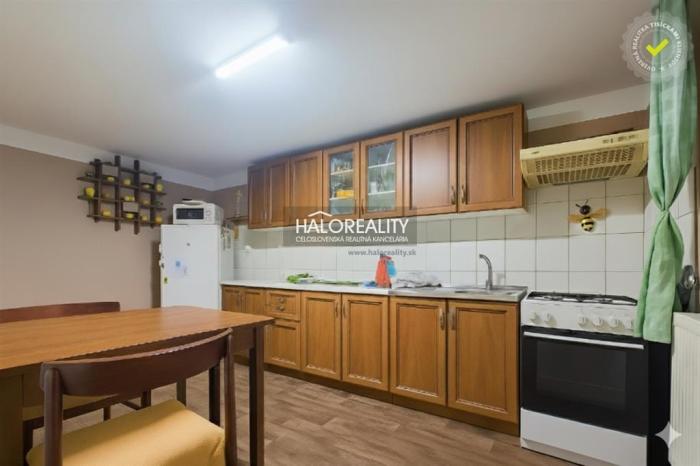 Reality Predaj, rodinný dom Strekov, štvorizbový, čiastočná rekonštrukcia