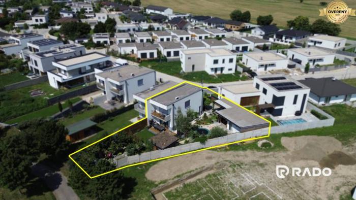 Reality RADO | 4-izbový dom 130m2 + wellnes | Hrubá Borša-Senec