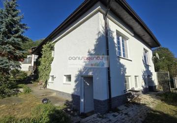 Reality Ponúkame exkluzívne na predaj krásny rodinný dom po kompletnej rekonštrukcii v Hronskom Beňadi