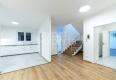 Reality Veľmi pekný 5i RD 190m2 s krbom a záhradou, klíma, dvojgaráž
