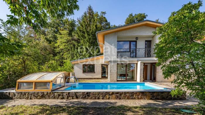 Reality Výnimočný 7i RD 240m2, nezariadený, bazén, garáž, pozemok 800m2, les
