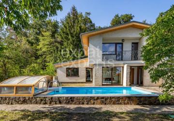 Reality Výnimočný 7i RD 240m2, nezariadený, bazén, garáž, pozemok 800m2, les