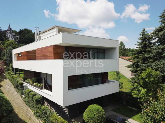Reality PREDANÉ Moderná 6i vila, 413 m2, pozemok 748 m2, dvojgaráž