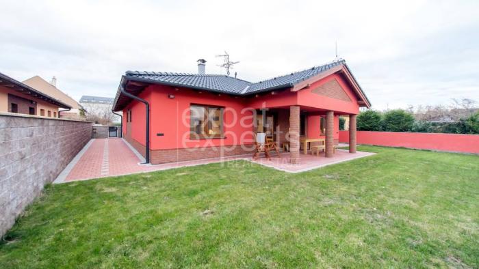 Reality Skvelý, priestranný 4i RD 180m2, pekný pozemok 570m2, garáž
