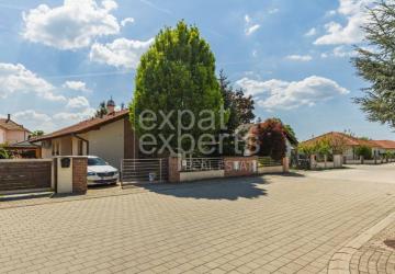 Reality REZERVOVANÉ Krásny 4i BUNGALOV 90m2, terasa a príjemná záhrada