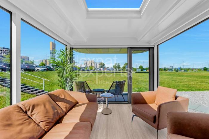 Reality Vesmírna kapsula VESSEL E7 s balkónom a terasou, 38 m2