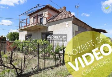 Reality Predaj, rodinný dom Dvory nad Žitavou, štvorizbový, pôvodný stav - EXKLUZÍVNE HALO REALITY