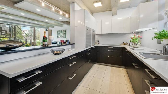 Reality Predaj moderná 5 izbová vila, 265 m2, pozemok 953 m2, bazén,Vrakuňa