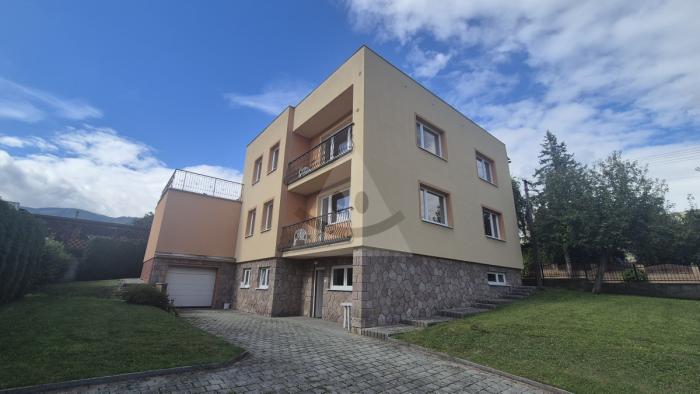 Reality 7 a viac-izbový dom dom, Martin, Stráne