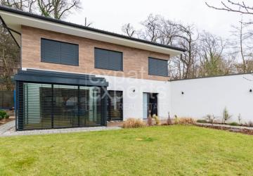 Reality Nadštandardný 5i RD 179 m2, s  A/C, dvoj-garážou a krásnou záhradou