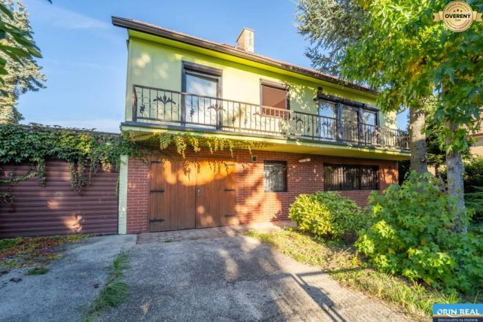 Reality Rezervovaný!!!Čarovný, útulný domček s vinicou v Modre časti Kráľová