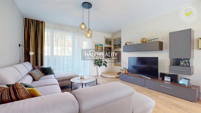 Reality Predaj, rodinný dom Zvolen, Podborová, so záhradou a parkovaním pre dve autá - NOVOSTAVBA - ZN