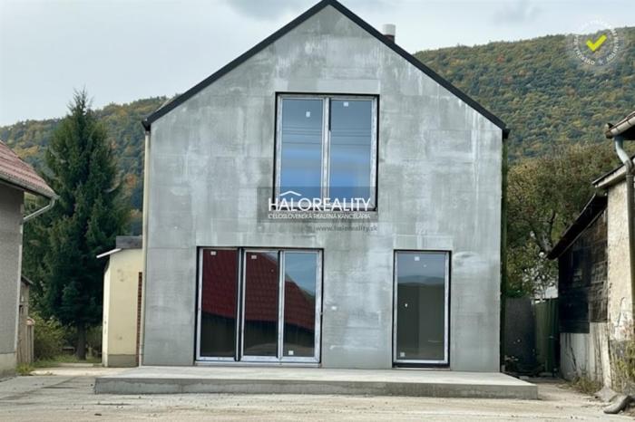 Reality REZERVOVANÉ - Predaj, rodinný dom Diviaky nad Nitricou, DREVODOM - NOVOSTAVBA - EXKLUZÍVNE HALO R