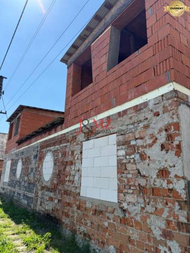 Reality Rodinný dom / Stavebný pozemok - Kuzmányho ulica ( 12.ulica ) Levice