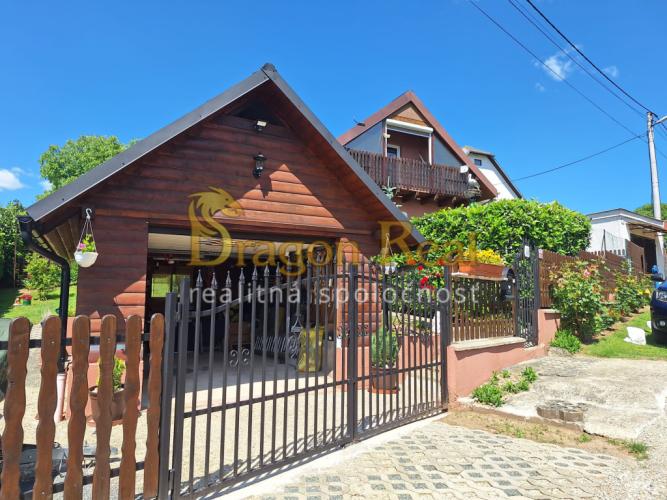 Reality PREDAJ – Rodinný dom s garážou a altánkom – ČERVENÁ VODA okr. Sabinov