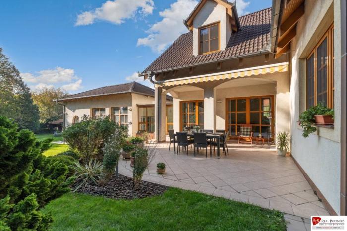 Reality Predaj luxusná 5 izbová Vila,440 m2,pozemok 1061m2,garáž,bazén,BA II.